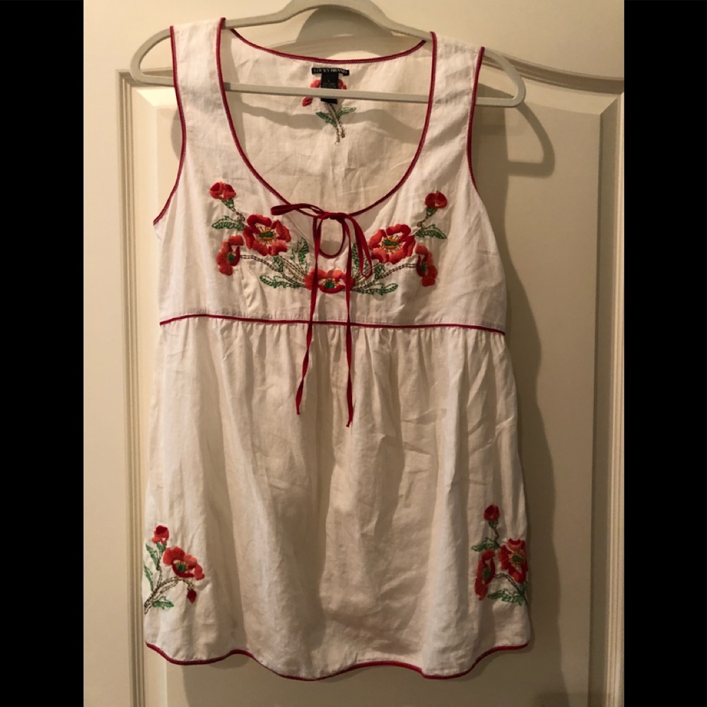Sleeveless cotton top
